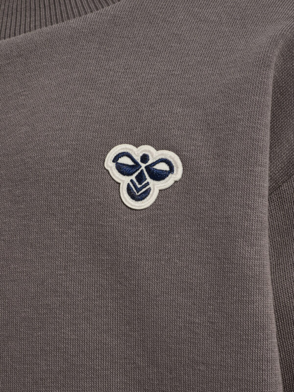 Loose Crewneck Bee