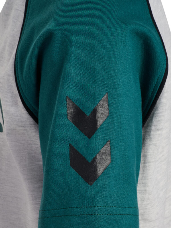 hmlJR REG V-NECK T-SHIRT SS