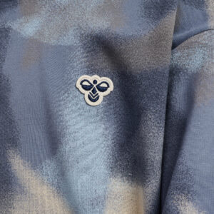 hmlJR LOOSE AOP HOODIE BEE – Bild 4