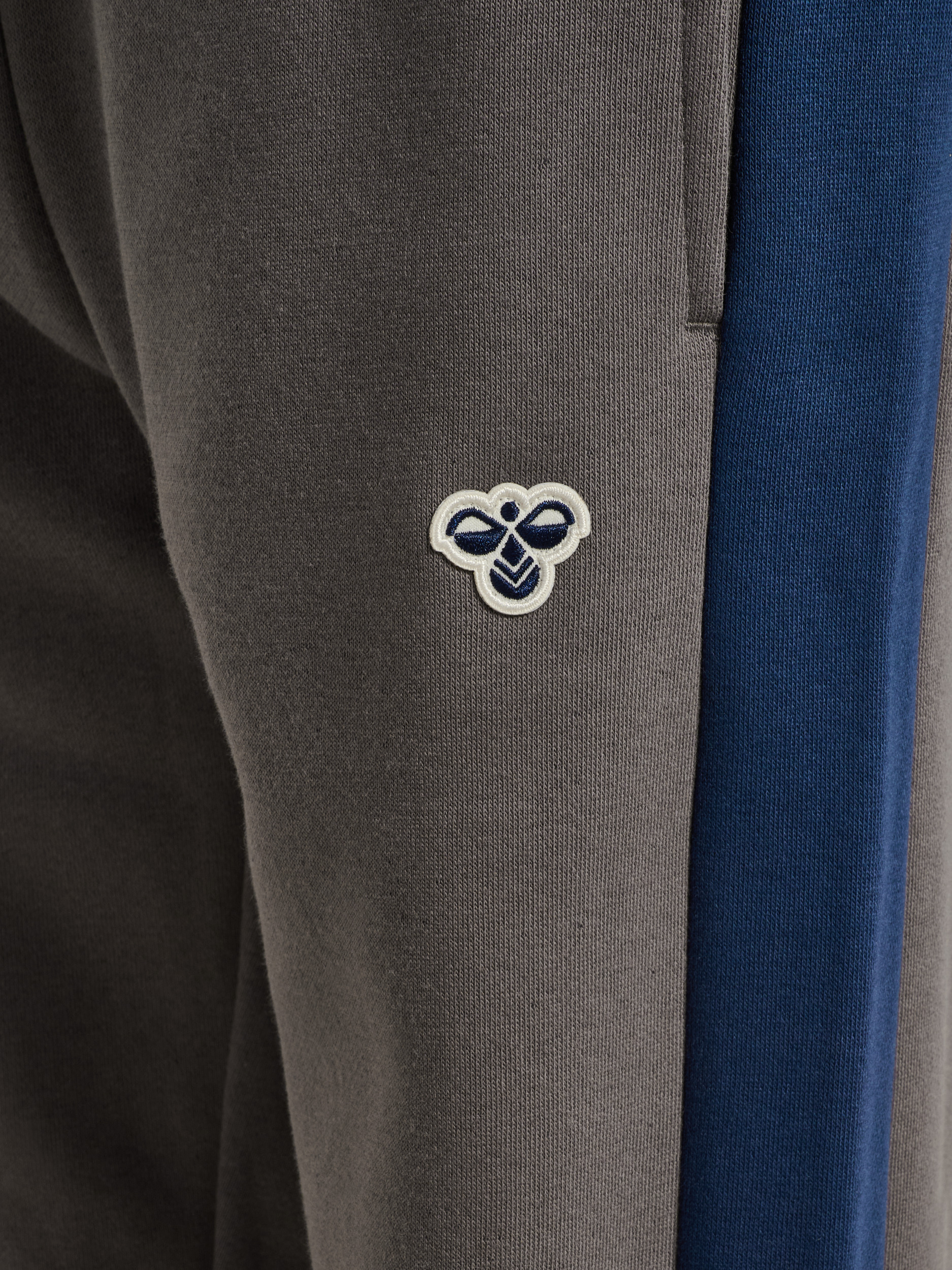 Loose Block Sweatpants Bee – Bild 4