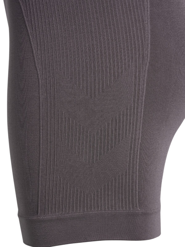 hmlTIF SEAMLESS SHORTS