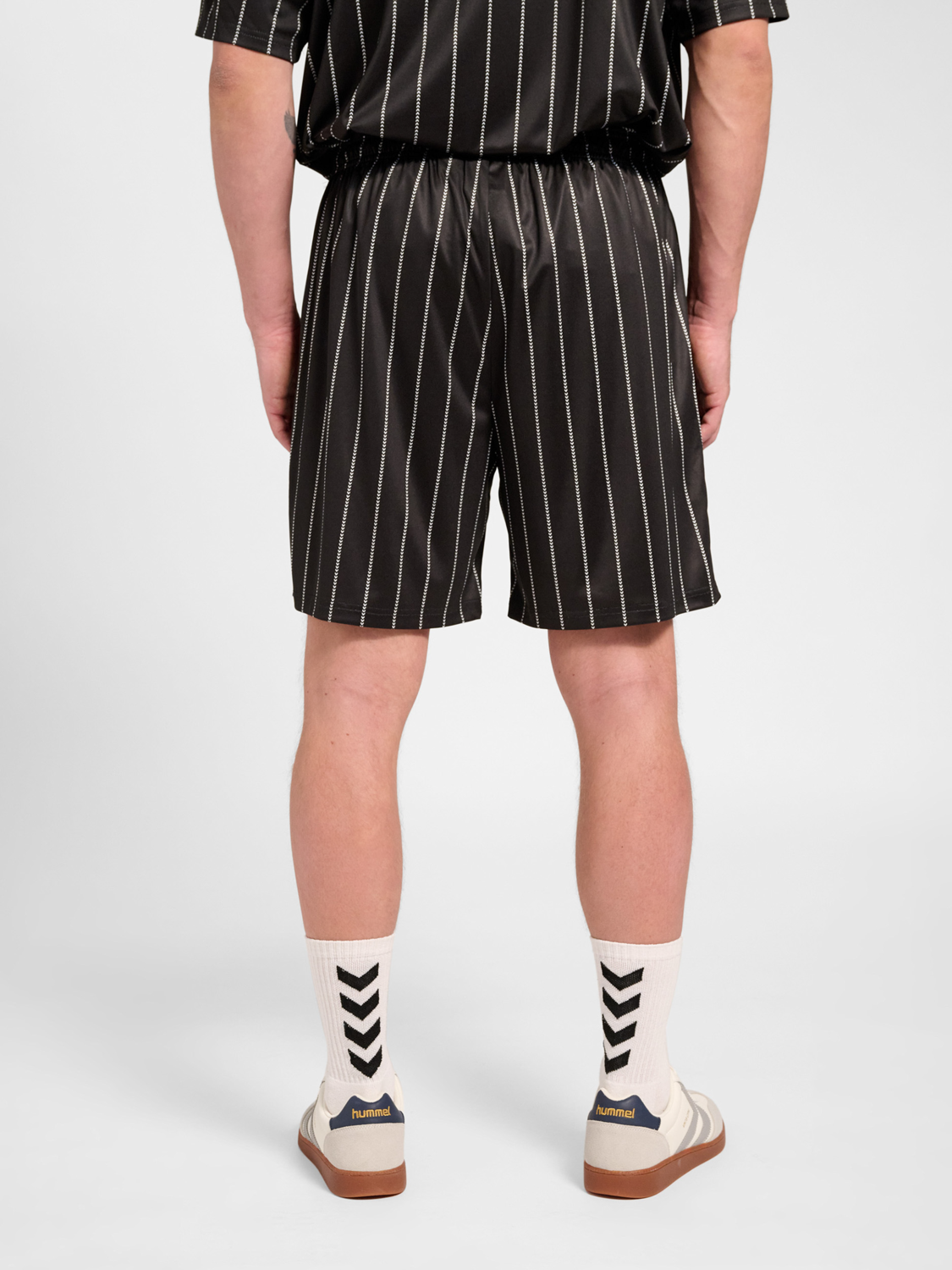 Chevron Pinstripe Shorts – Bild 2